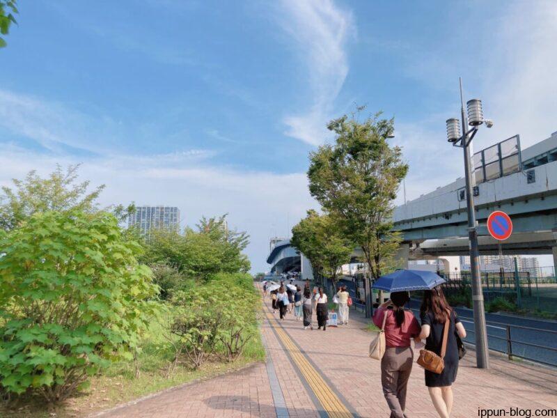 新豊洲駅から有明アリーナへ向かう道