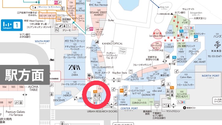 １階エレベーターホール前のコインロッカーを案内する地図