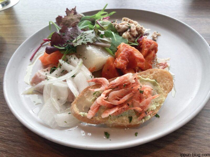 4品が乗った本日前菜