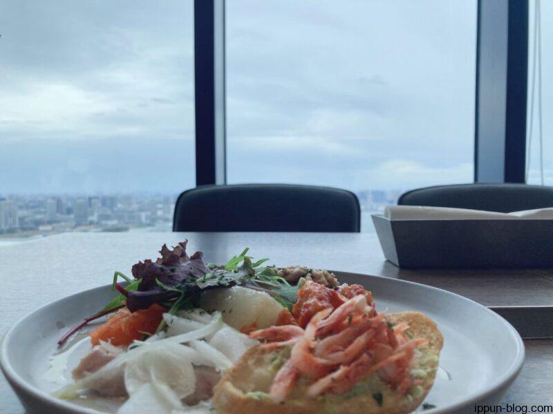 絶景と美食が並ぶ画像