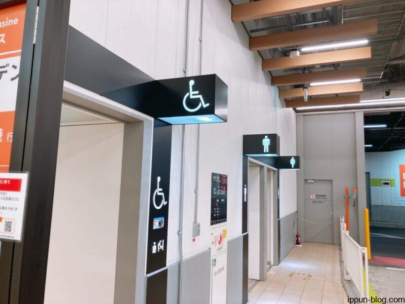 有明ガーデン1階トイレの外観