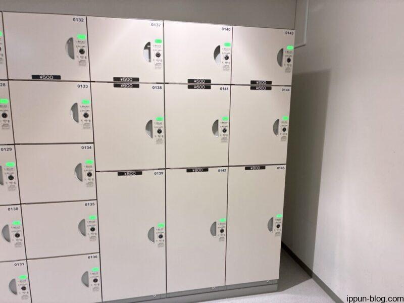 南側エスカレーター付近のコインロッカーの外観②